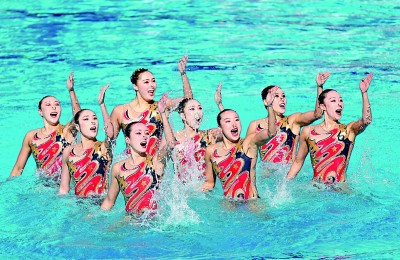 花游齐力“圆梦” 游泳小将封后