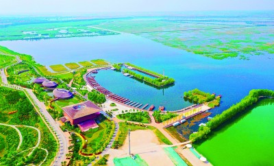 中国文学深情书写山乡巨变