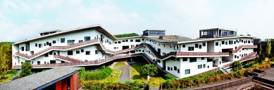 光明文化周末版：一座校园的建造