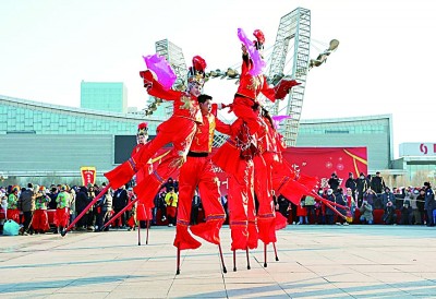 【我们这些年俗】高跷秧歌 【我们这些年俗】高跷秧歌