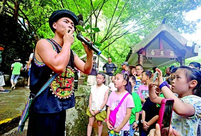 万峰林中寻“龙”踪