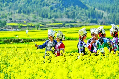 万峰林中寻“龙”踪