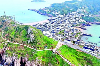 浙江舟山:花鸟灯塔 永远闪亮 浙江舟山:花鸟灯塔 永远闪亮