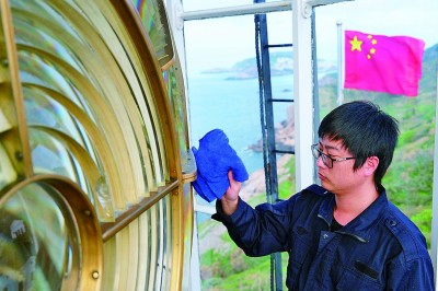 浙江舟山:花鸟灯塔 永远闪亮 浙江舟山:花鸟灯塔 永远闪亮