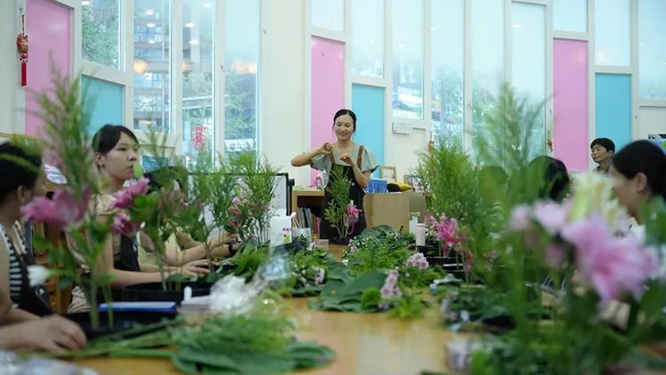 成都市温江区留位艺术夜校:市民“充电”新方式