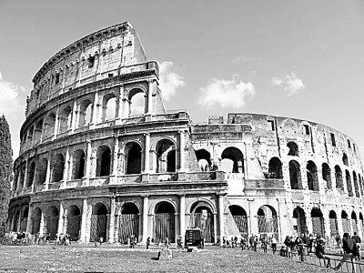 从“凝固的记忆”中透视历史——标志性建筑与文化认同