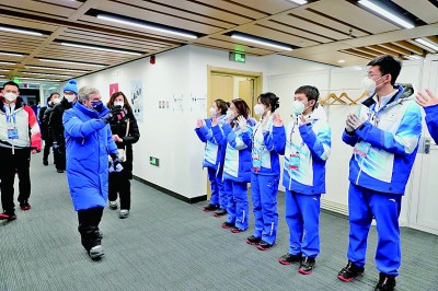 巴赫与志愿者共度元宵佳节 巴赫与志愿者共度元宵佳节