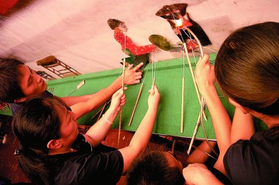 中国皮影：小光影映射大世界