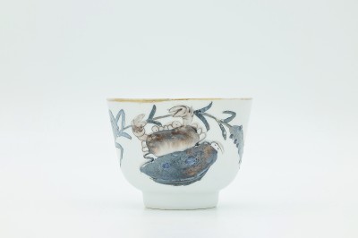 在长江口打捞“时间胶囊”