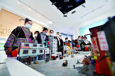 开拓语言规划新职能——中国语言生活研究二十年