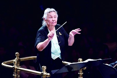 郑小瑛：九十犹未老 奋向艺海行