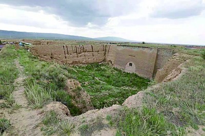 宁夏罗山:旱海中的“绿洲” 宁夏罗山:旱海中的“绿洲”