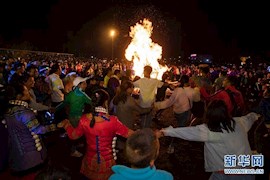 【新华网】四川布拖：彝族群众欢度火把节