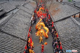 阆中古城千龙千狮闹新春-1