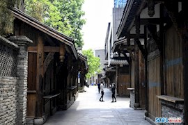 阔别10年，成都黄伞巷归来，变身“网红巷”