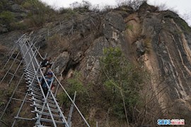 现场直击丨告别大山，“悬崖村”贫困户搬新家