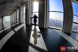 组图︱冬日暖阳照成都 镜头记录一幅幅楼顶上的“风景”