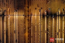 壮观！147组动车“体检”如“陆地航母”万箭齐发